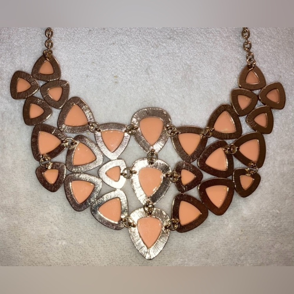 FUNKY and chunky gold tone coral statement necklace, triangle, y2k style - Picture 2 of 2